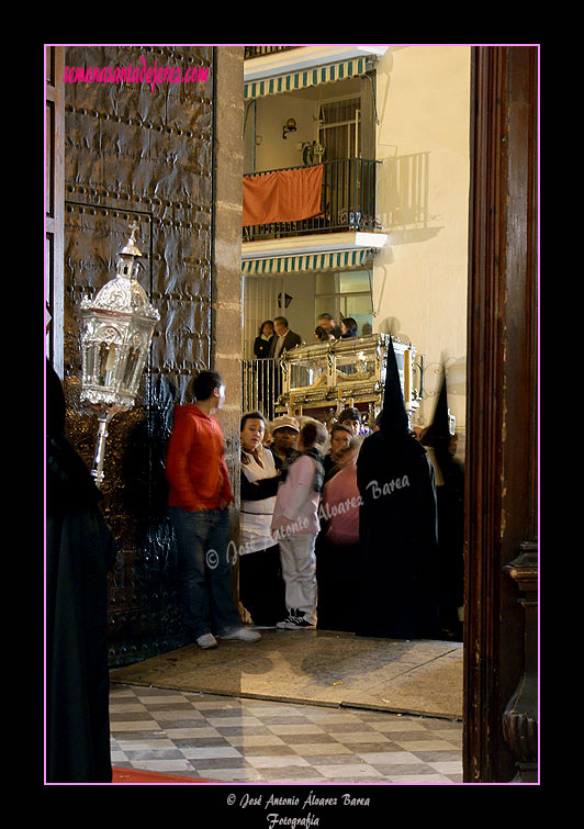 Paso de la Urna del Santo Entierro de Nuestro Señor