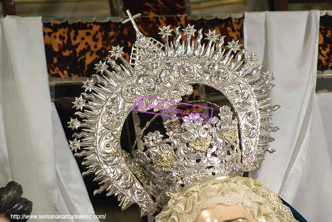 Corona de camarin de Nuestra Señora de la Piedad