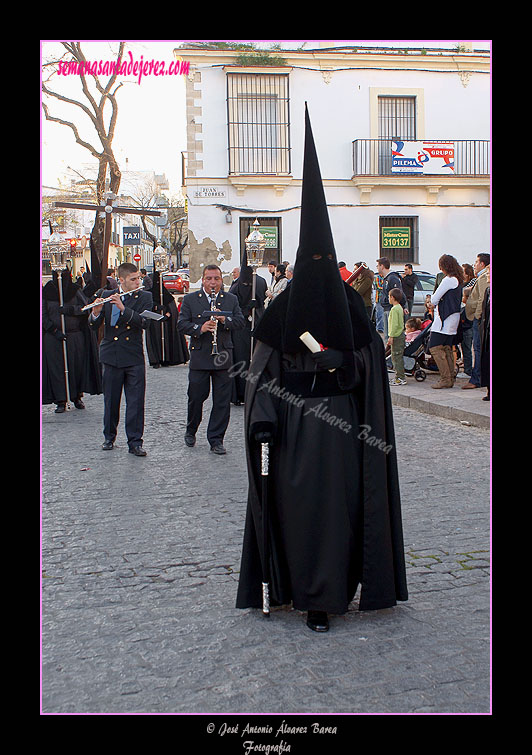 Diputado y Cruz de Guía de la Hermandad del Santo Entierro