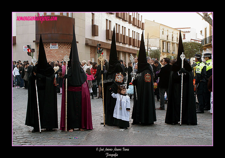 Presidencia del paso de palio de la Hermandad del Santo Entierro