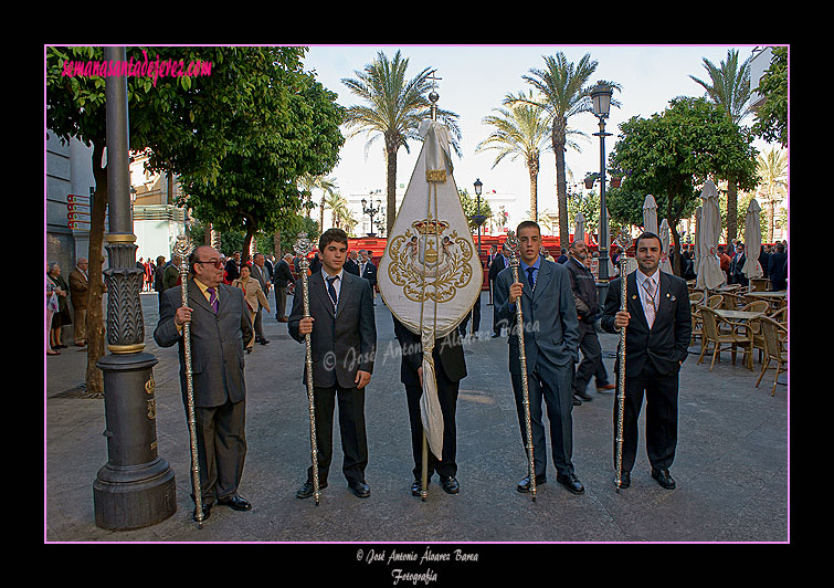 Presidencia del Estandarte de la Hermandad de Cristo Resucitado