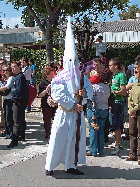 Farol que acompaña a la Cruz de Guía de la Hermandad de la Clemencia