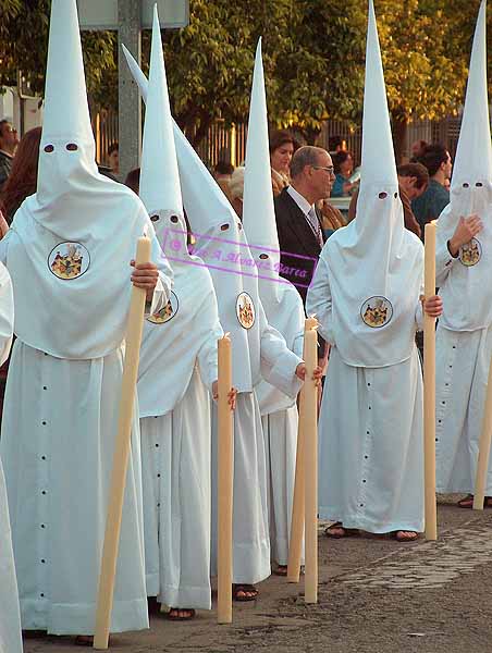 Nazarenos de la Hermandad de la Clemencia