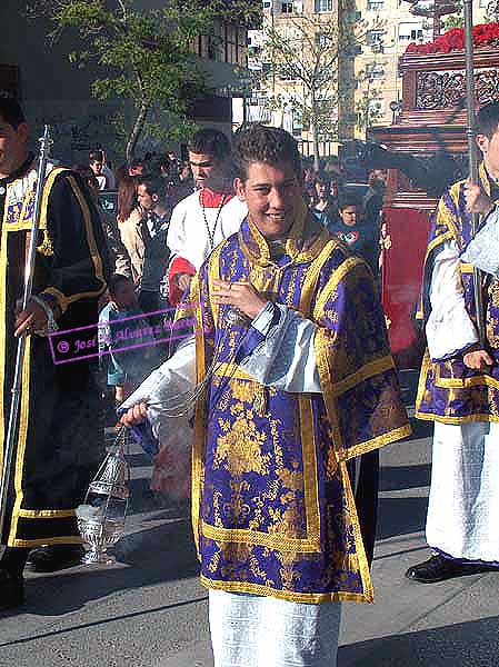 Acólito con Inciensario de la Hermandad de la Redención