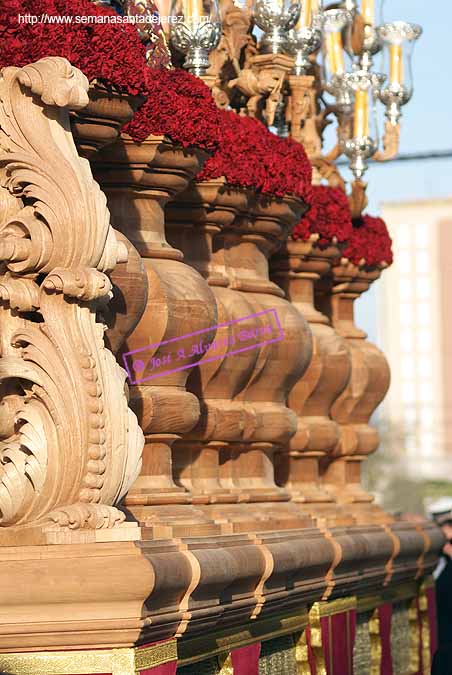 Detalle del lateral de la canastilla en carpinteria del Paso de Misterio de Nuestro Padre Jesús de la Paz