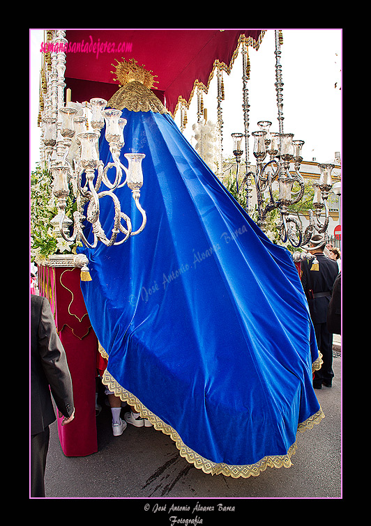 Manto de salida de María Santísima Refugio de los Pecadores