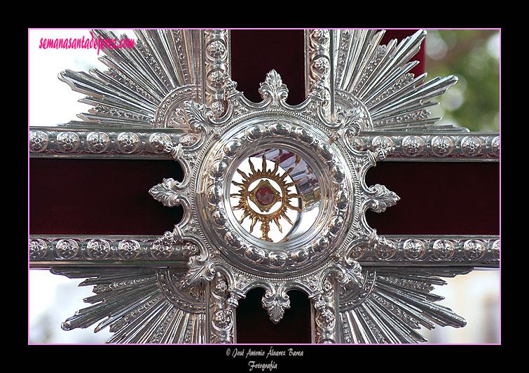 Reliquia del Lignum Crucis en la Cruz de Guia de la Hermandad de la Paz de Fátima