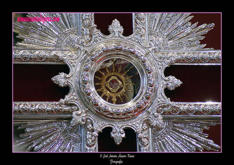 Reliquia del Lignum Crucis en la Cruz de Guia de la Hermandad de la Paz de Fátima