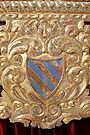 Escudo en el respiradero lateral izquierdo del Paso de Misterio del Santísimo Cristo de Humildad y Paciencia