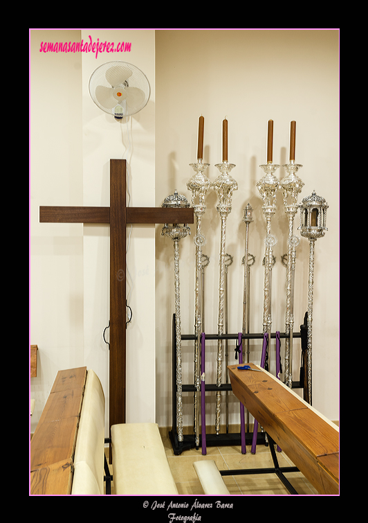 Altar de Insignias de la Hermandad de la Entrega